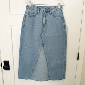 Old Navy denim skirt size 4 higher high rise waist